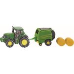 John Deere Traktor mit Ballenpresse