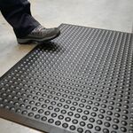 Arbeitsplatzbodenbelag Fertigmatte L900xB600xS14mm schwarz SBR-Gummi COBA