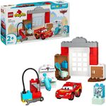 Duplo McQueens Besuch in Docs Werkstatt