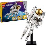 Creator Astronaut im Weltraum