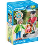 Großeltern mit Baby