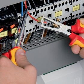 Abisolierzange L.160mm VDE verchr.Mehrkomp.-Hüllen m.Öffnungsf.KNIPEX