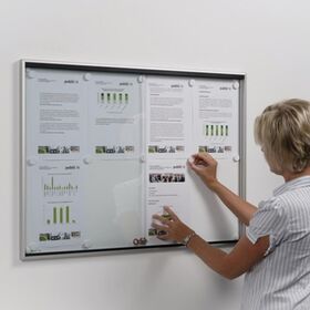 Schiebetürschaukasten 18xDIN A4 B1350xH1050mm Rahmen eck.f.Innenber.WSM